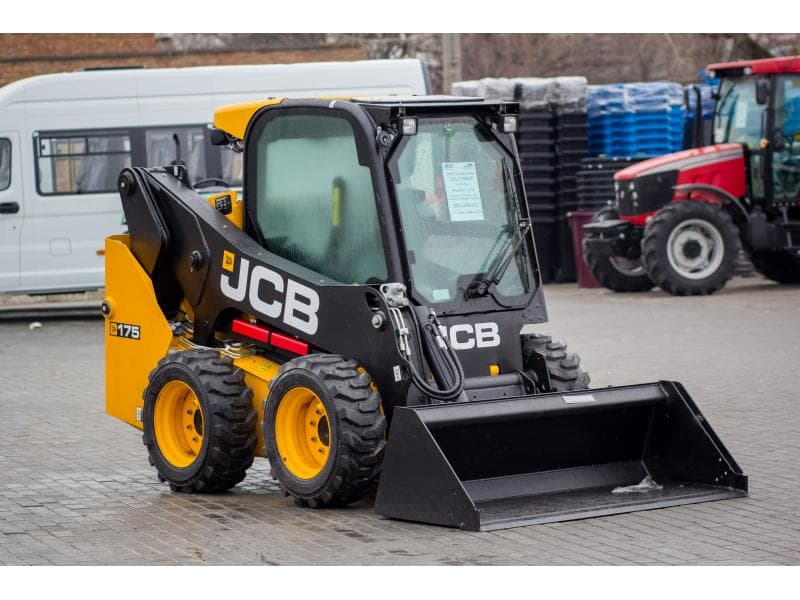 Мини-погрузчик JCB 175