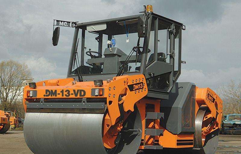 Каток асфальтный DM-13-VD